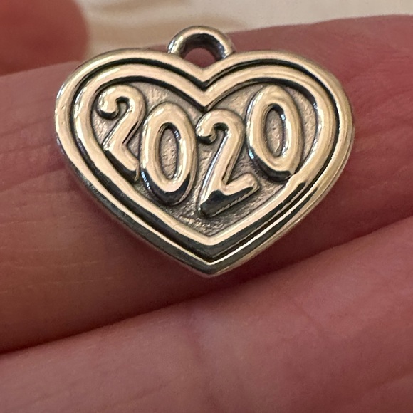 Retired James Avery 925 Sterling Silver 2020 Heart Charm. - Picture 5 of 6